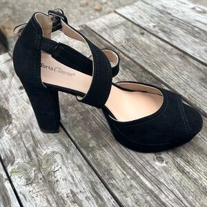 TORTA CALIENTE Luna Black Strappy Peep Toe Heels Faux Suede Women’s Size 8.5